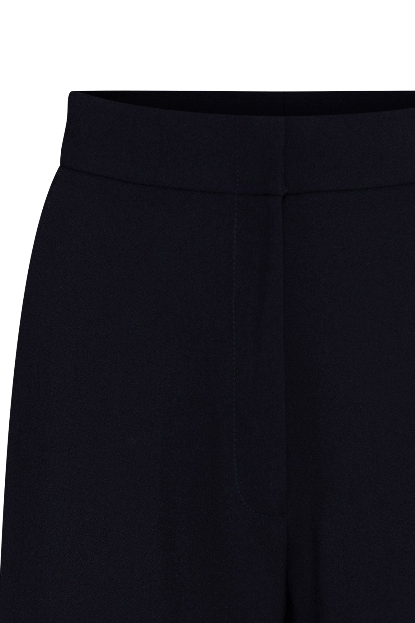 Pantalón Gaby Recto Azul — close-up of waistband and upper leg showing smooth structured navy fabric, clean wide waistband with no hardware, and pressed center-front crease running the full length of each leg