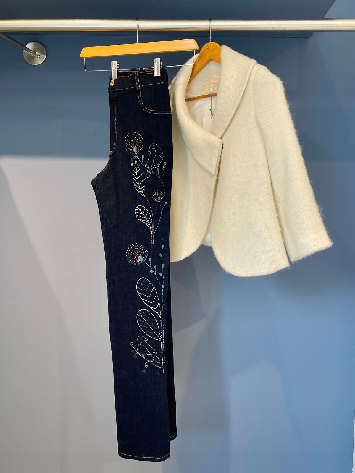 Embroidered Bird Jeans – Navy