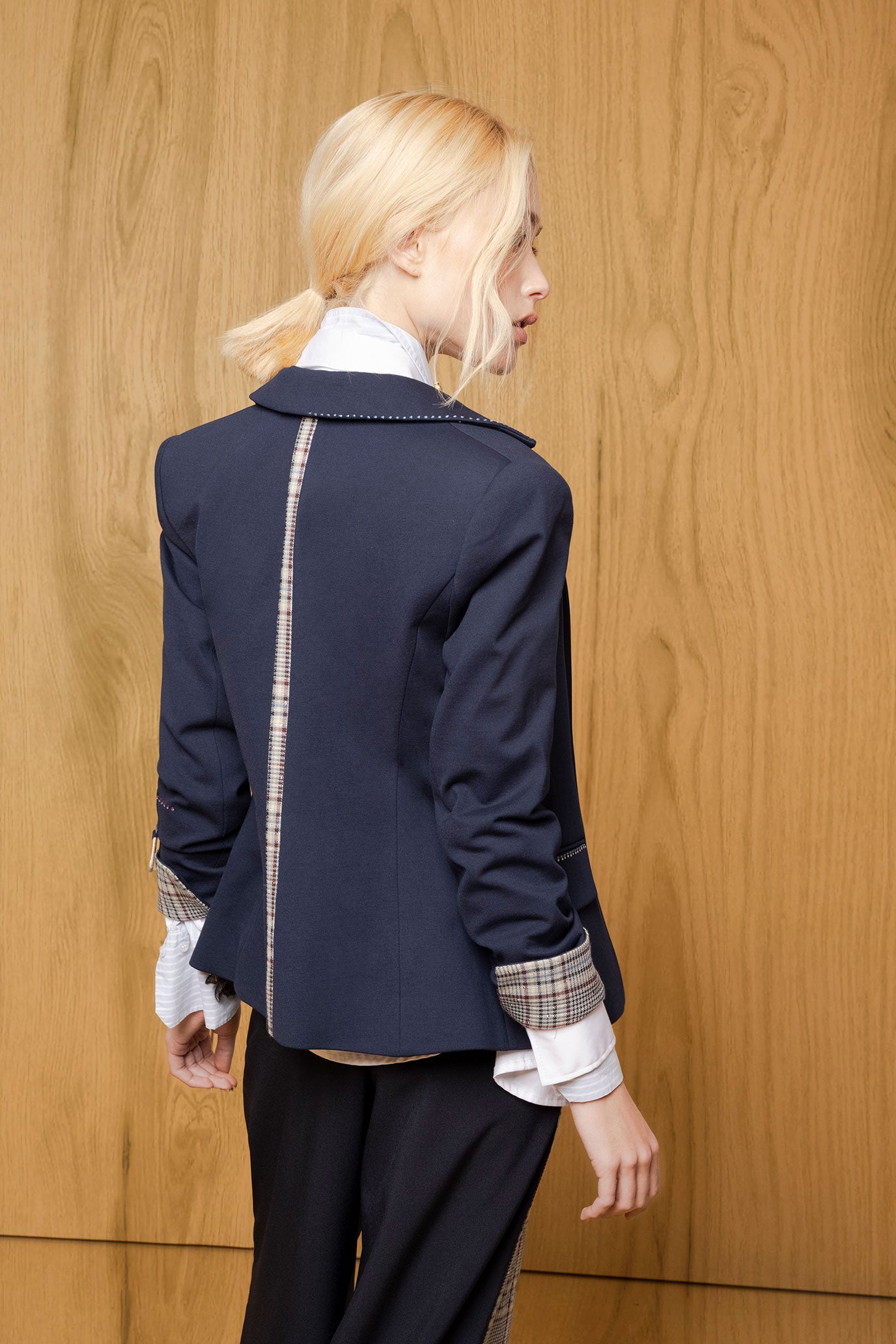 foto-modelo---Blazer-Juan-PP-Argollas-Navy-esp.jpg